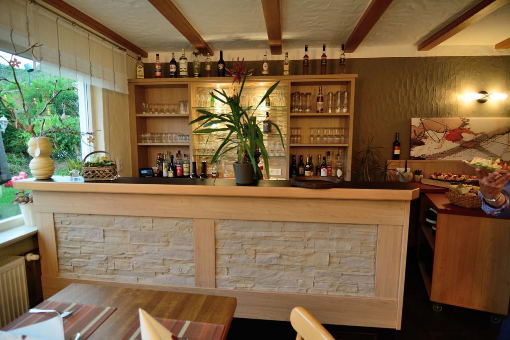 Hotel-Restaurant-Weingut Kapellenhof クロッテン エクステリア 写真