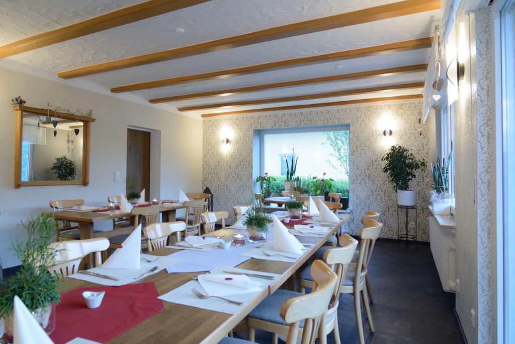 Hotel-Restaurant-Weingut Kapellenhof クロッテン エクステリア 写真