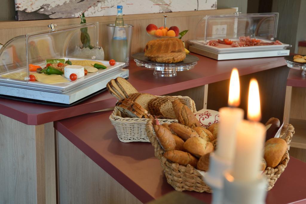 Hotel-Restaurant-Weingut Kapellenhof クロッテン エクステリア 写真