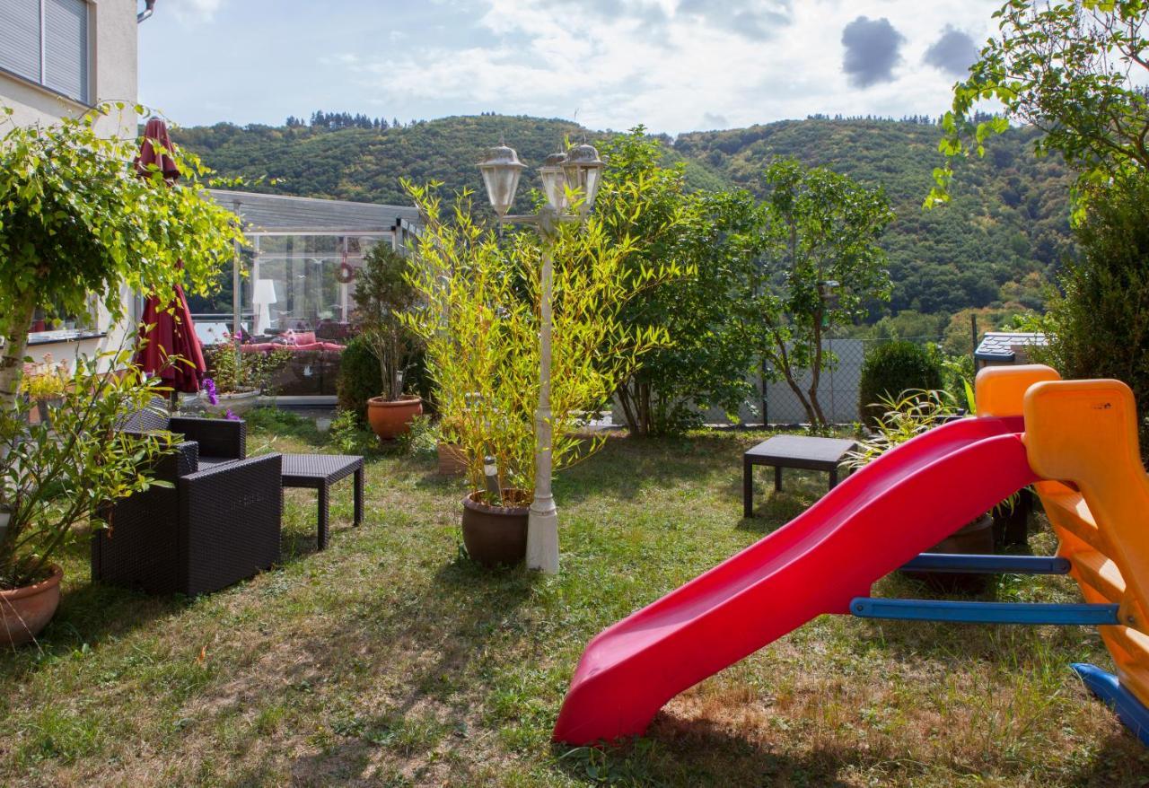 Hotel-Restaurant-Weingut Kapellenhof クロッテン エクステリア 写真