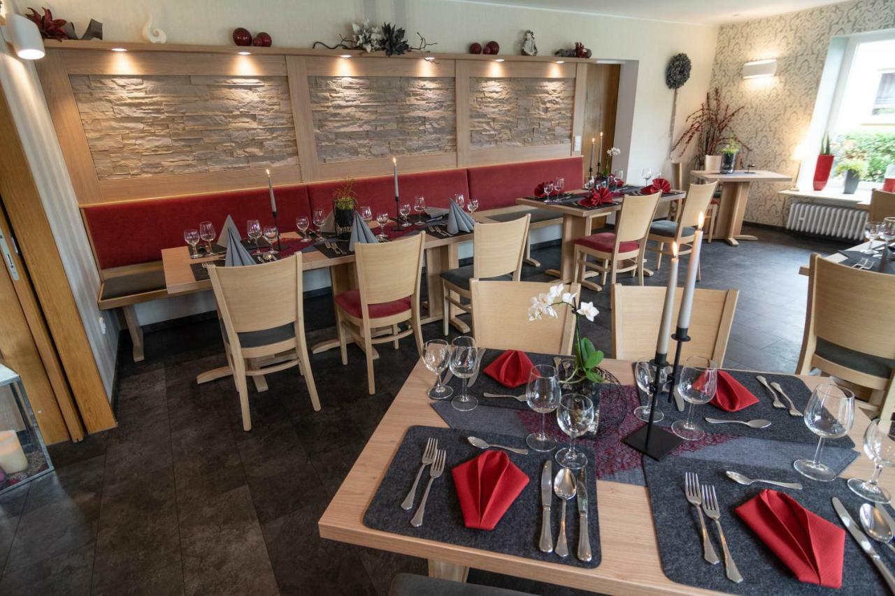 Hotel-Restaurant-Weingut Kapellenhof クロッテン エクステリア 写真